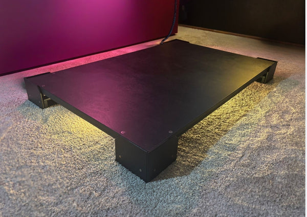 A close up of a Crescendo Studio Tile